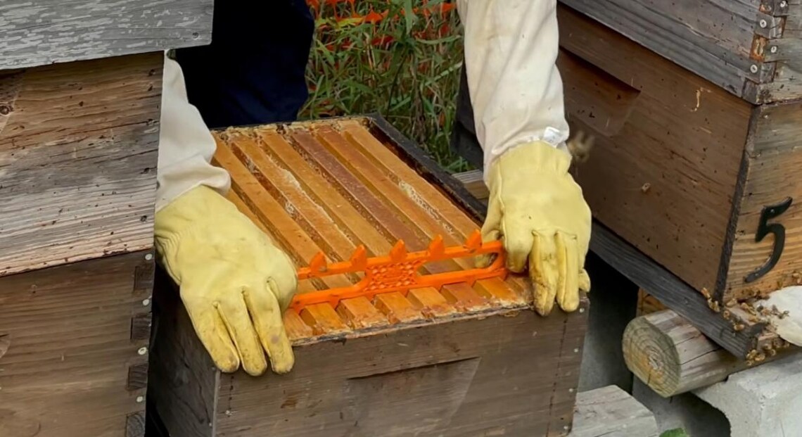 8/7 Frame Spacer for 10-Frame Boxes