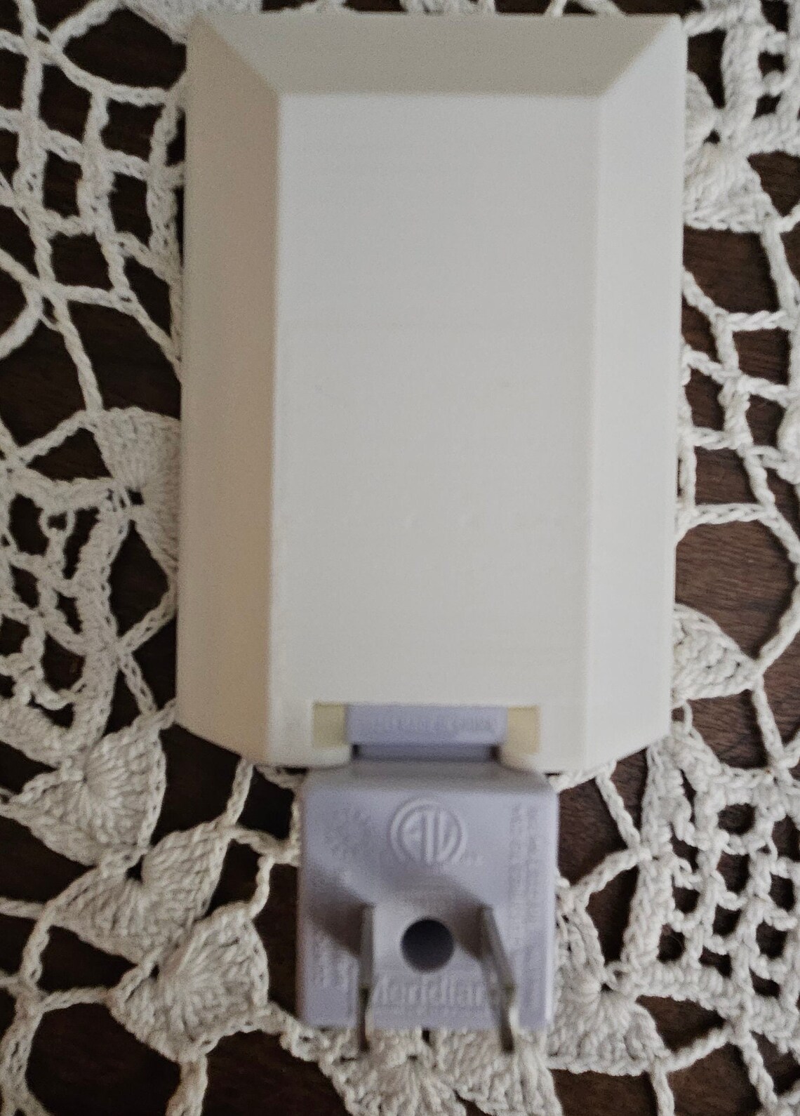 Bee on Flower Night Light - Image 3