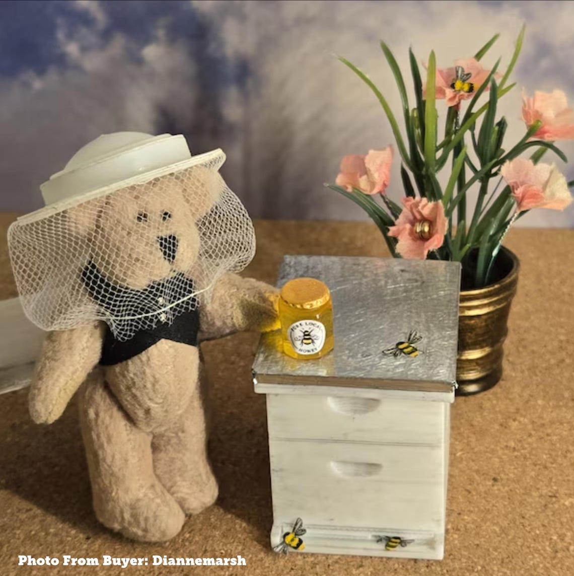 Mini Bee Hive Gift Box - Image 4